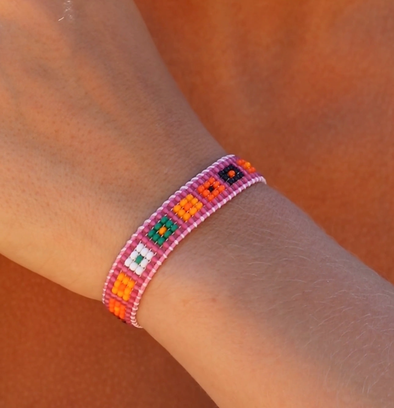 Pink Mosaik perlearmbånd